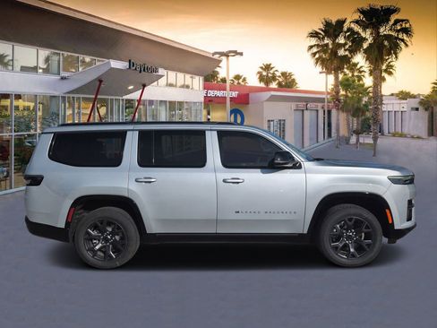 New 2026 Jeep Grand Wagoneer Limited image 2