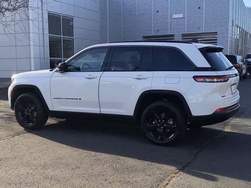 New 2026 Jeep Grand Cherokee Limited w/ Limited Altitude Package AWD/4WD image 6