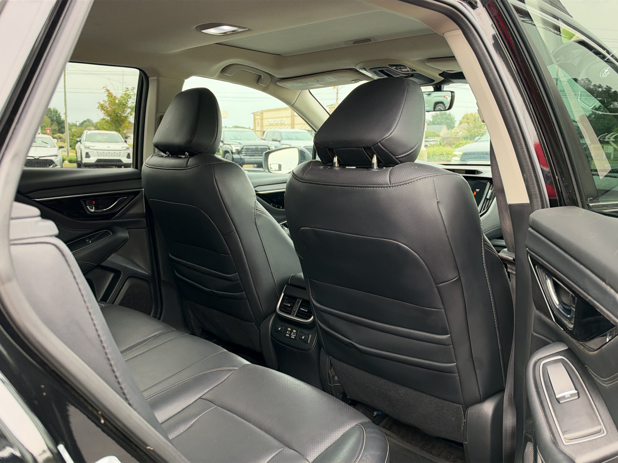 Used 2024 Subaru Outback Limited AWD/4WD image 17