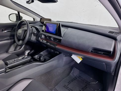 Used 2025 Toyota Prius Plug-In Hybrid FWD image 34