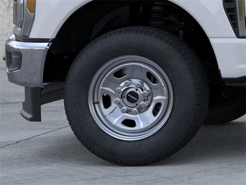 New 2026 Ford F350 XL w/ XL Chrome Package image 19