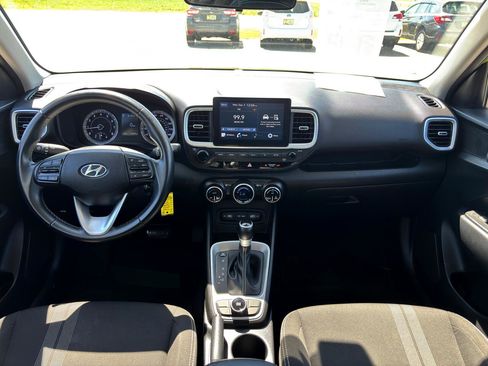 Used 2022 Hyundai Venue SEL w/ Cargo Package image 12