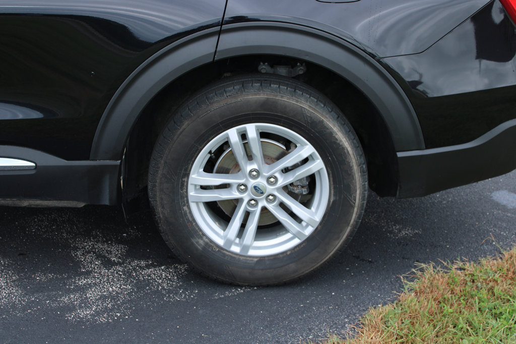 Used 2021 Ford Explorer XLT AWD/4WD image 7