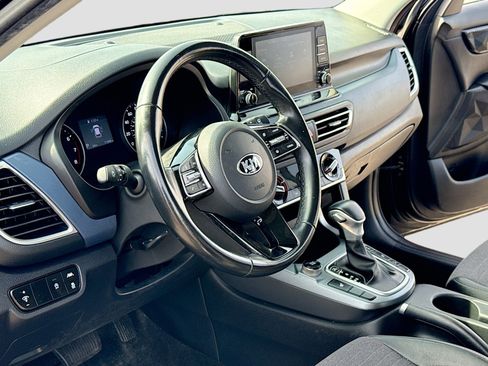 Used 2021 Kia Seltos S AWD/4WD image 4