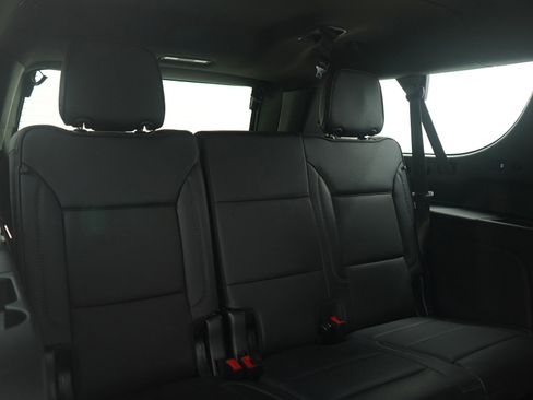 Used 2023 GMC Yukon XL Denali image 13