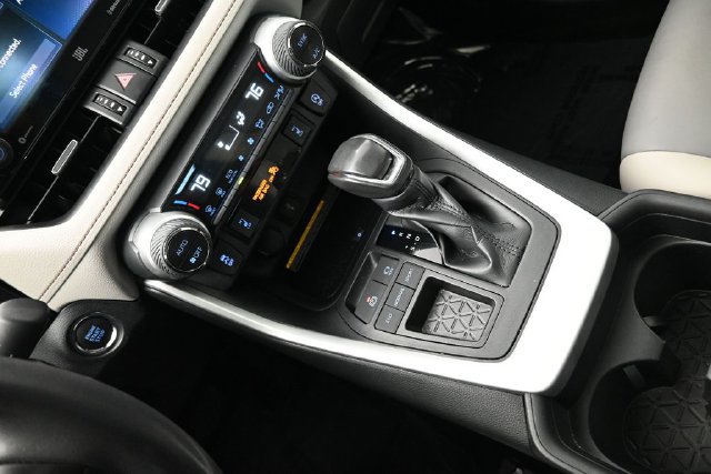 Used 2020 Toyota RAV4 XLE Premium FWD image 12