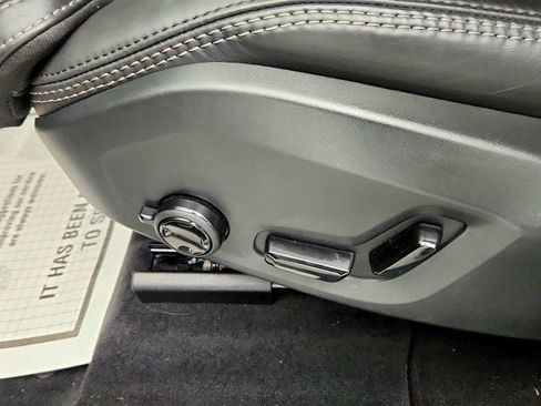 Used 2025 Volvo XC60 B5 Ultra w/ Protection Package Premier AWD/4WD image 12