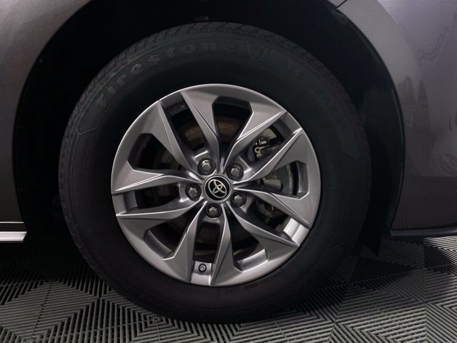 Used 2022 Toyota Sienna LE FWD image 11