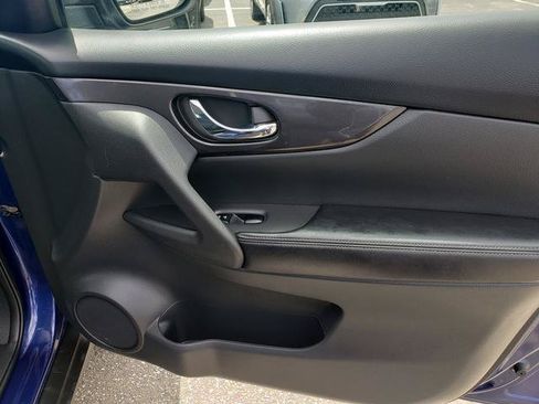Used 2018 Nissan Rogue S AWD/4WD image 17