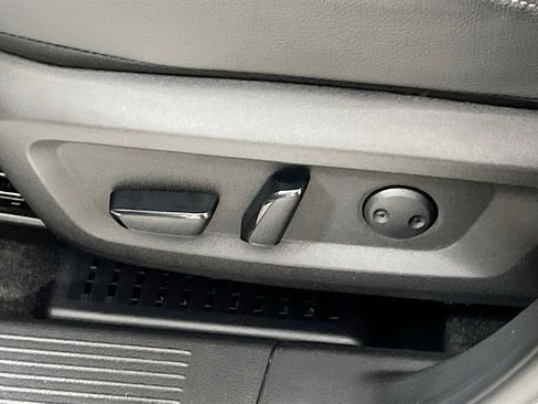 Used 2021 Nissan Rogue SL w/ Premium Package FWD image 16