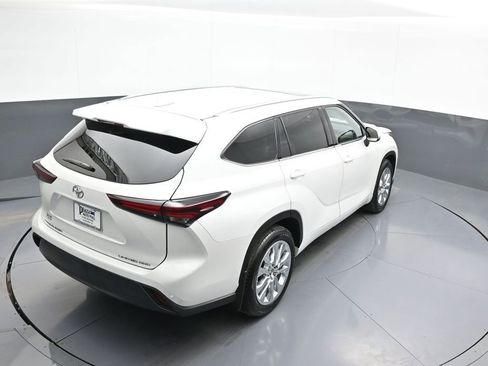 Used 2024 Toyota Highlander Limited AWD/4WD image 40