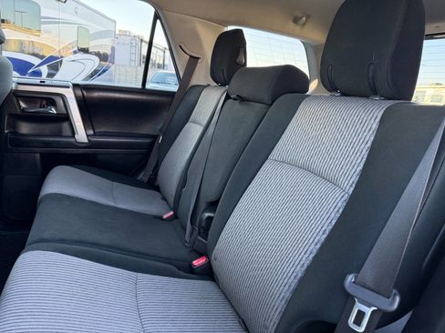 Used 2019 Toyota 4Runner SR5 AWD/4WD image 18