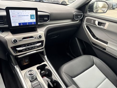 Used 2022 Ford Explorer XLT w/ Equipment Group 202A image 26