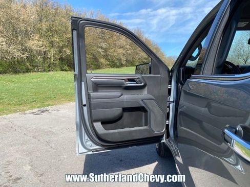 Used 2025 GMC Sierra 1500 SLT image 17