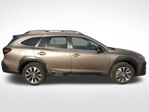 Used 2023 Subaru Outback Limited AWD/4WD image 6