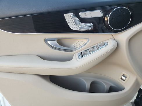 Used 2022 Mercedes-Benz GLC 300 image 23