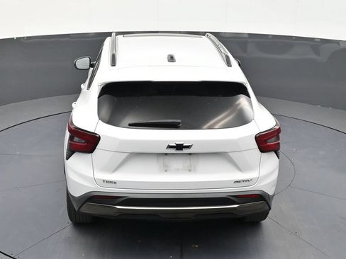 Used 2024 Chevrolet Trax ACTIV w/ Sunroof Package FWD image 14