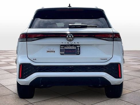 Used 2026 Volkswagen Tiguan SE R-Line AWD/4WD image 4