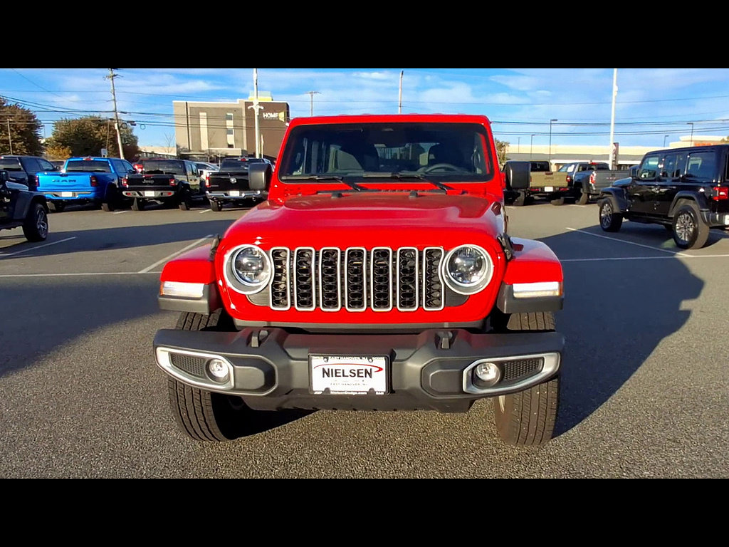 Used 2026 Jeep Wrangler Unlimited Sahara AWD/4WD image 3