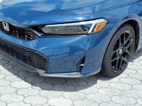 Used 2025 Honda Civic Sport image 17