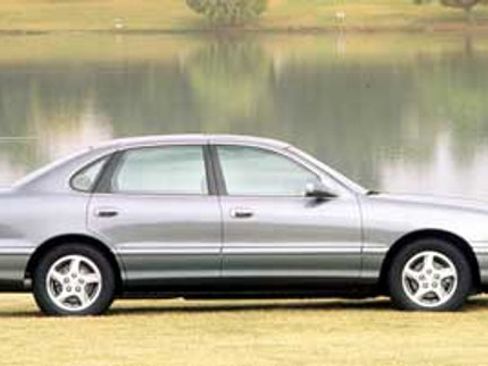 Used 1999 Toyota Avalon XL FWD image 1