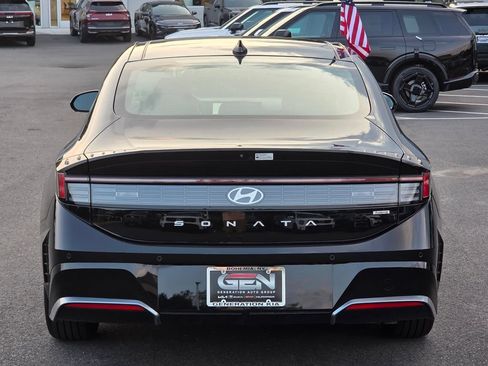 Used 2025 Hyundai Sonata Limited FWD image 5
