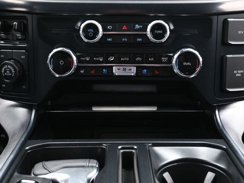 Used 2025 Ford F150 Platinum w/ FX4 Off-Road Package image 37