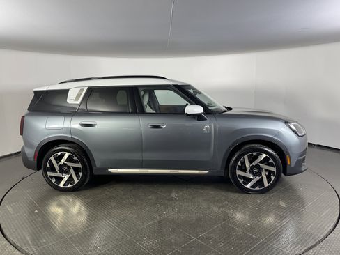Used 2025 MINI Cooper Countryman S w/ Comfort Package Max image 4