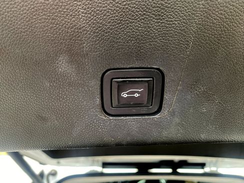 Used 2021 Chevrolet Traverse RS image 12