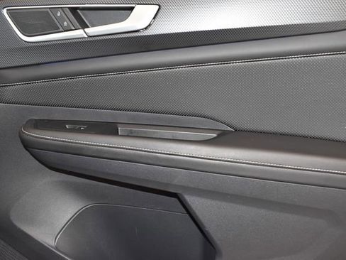 Used 2024 Volkswagen Atlas Cross Sport SEL R-Line AWD/4WD image 11