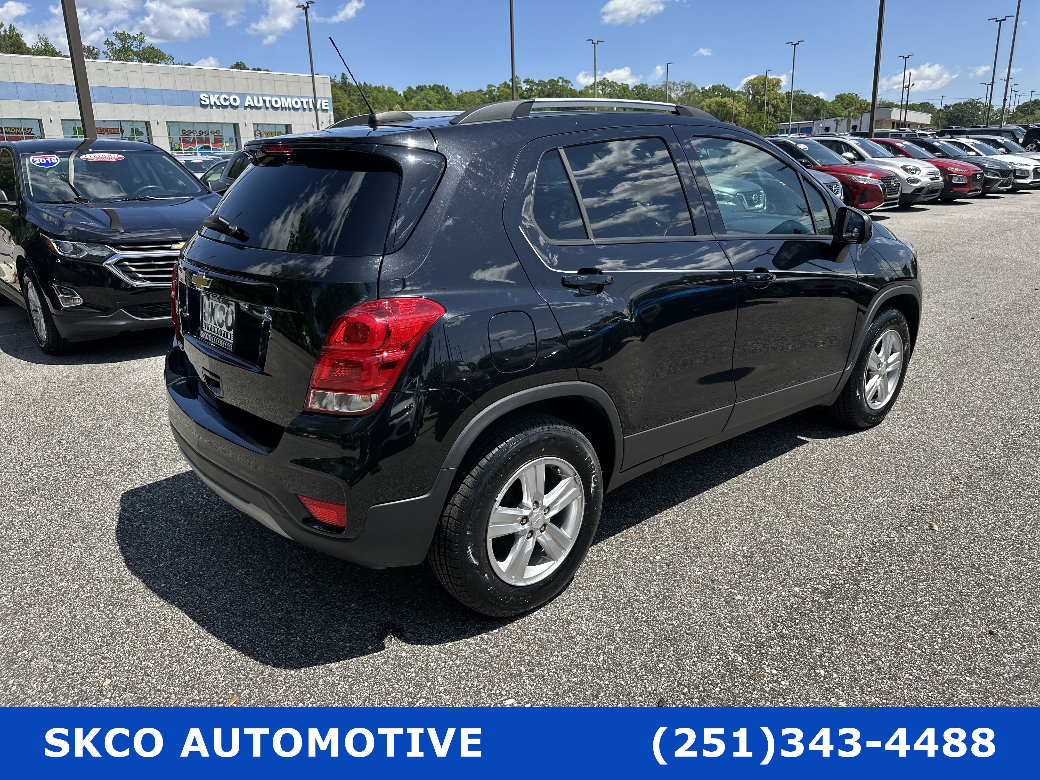 Used 2022 Chevrolet Trax LT w/ LT Convenience Package FWD image 5
