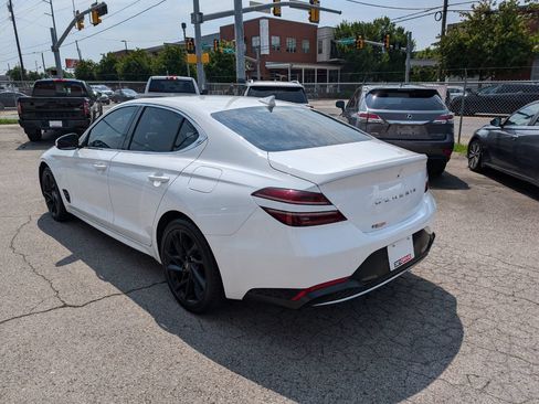 Used 2022 Genesis G70 2.0T RWD image 8