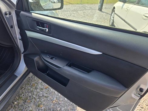 Used 2014 Subaru Outback 2.5i Premium AWD/4WD image 4