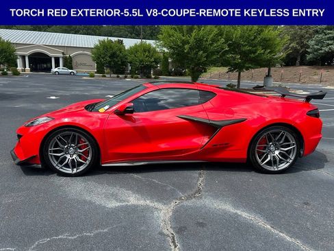 Used 2024 Chevrolet Corvette Z06 w/ Z07 Performance Package RWD image 7