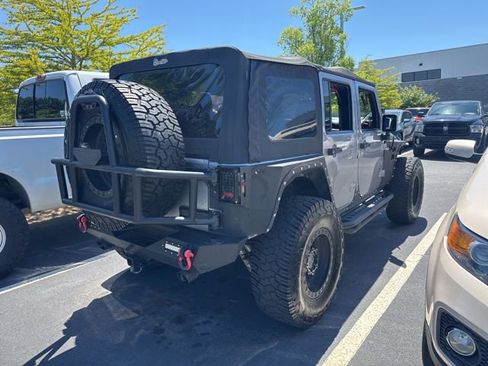 Used 2014 Jeep Wrangler Unlimited Rubicon w/ Connectivity Group AWD/4WD image 4