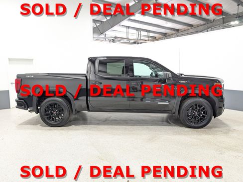 Used 2025 GMC Sierra 1500 Elevation AWD/4WD image 2