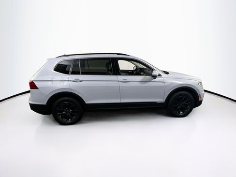 Used 2019 Volkswagen Tiguan SE w/ Panoramic Sunroof Package AWD/4WD image 4