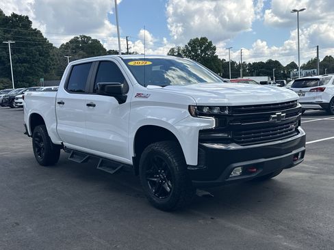 Used 2021 Chevrolet Silverado 1500 LT Trail Boss w/ Bed Protection Package AWD/4WD image 2