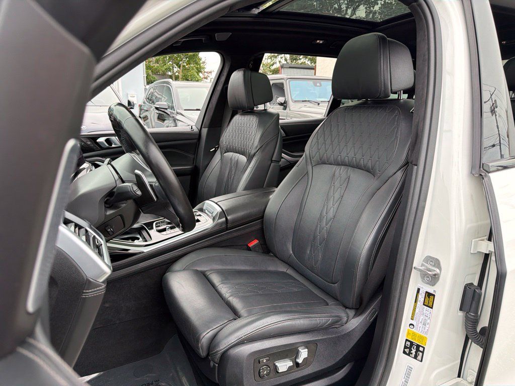 Used 2024 BMW X7 xDrive40i w/ Executive Package AWD/4WD image 43
