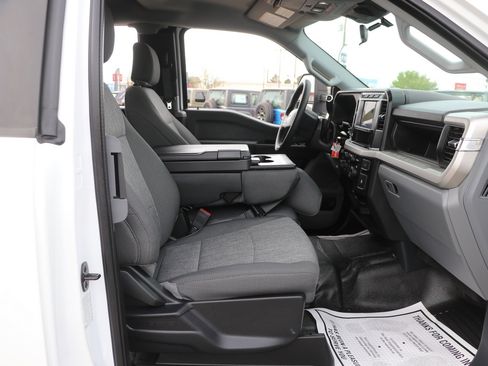 Used 2023 Ford F550 2WD SuperCab Super Duty image 30