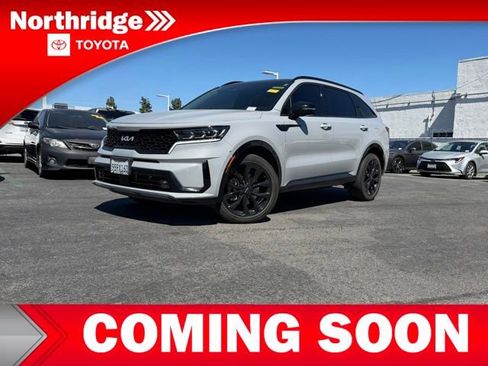Used 2022 Kia Sorento SX image 2
