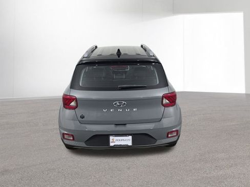 Used 2022 Hyundai Venue Limited image 38