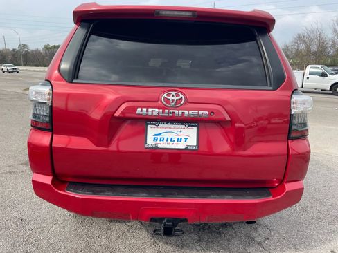 Used 2020 Toyota 4Runner SR5 Premium image 3