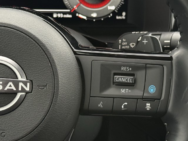 Used 2025 Nissan Pathfinder Platinum w/ Cargo Package FWD image 14