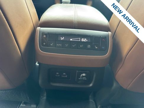 Used 2022 Nissan Pathfinder Platinum AWD/4WD image 16
