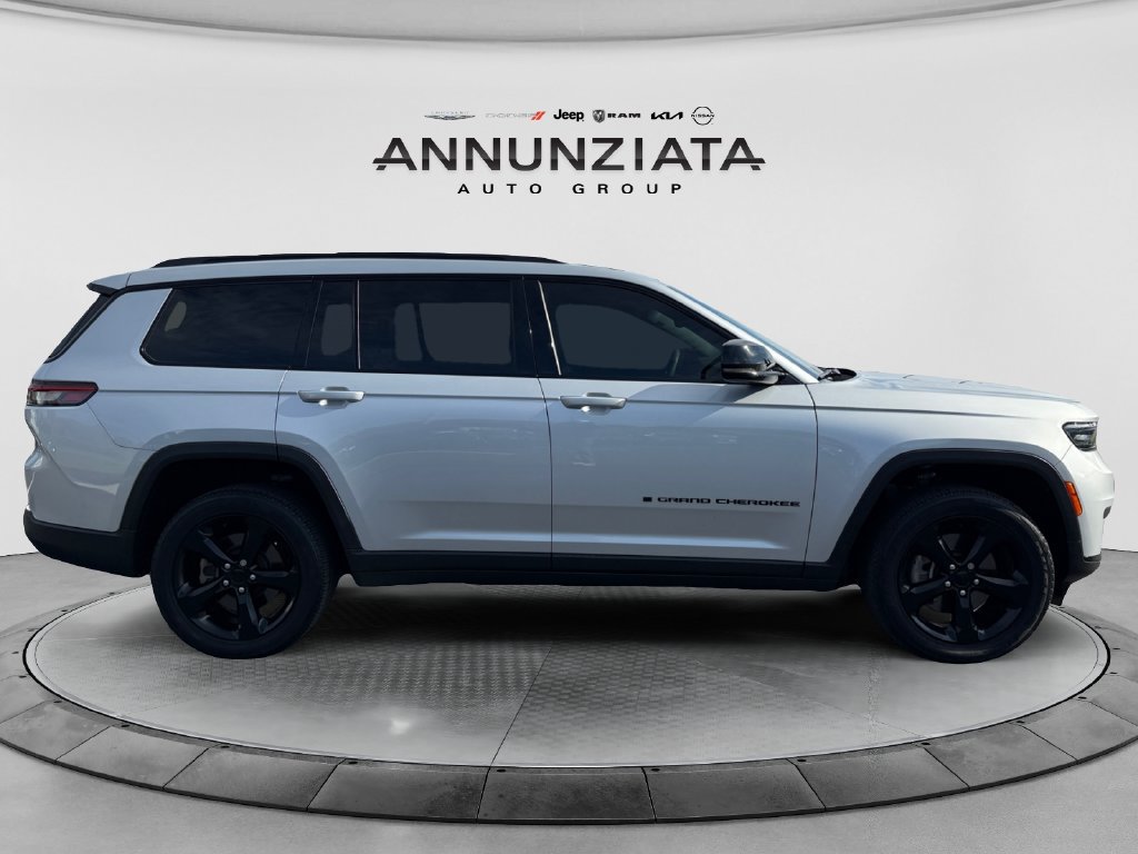 Used 2023 Jeep Grand Cherokee L Altitude AWD/4WD image 6