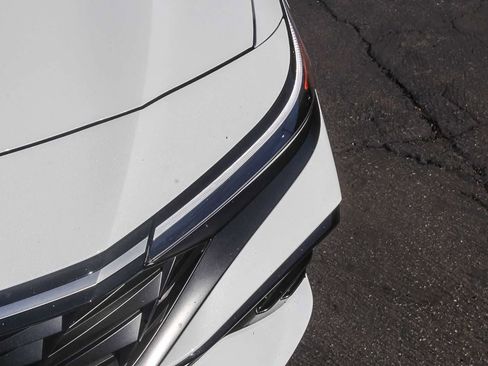 Certified 2025 Hyundai Elantra Limited image 14