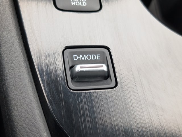 Certified 2025 Nissan Rogue SL FWD image 26