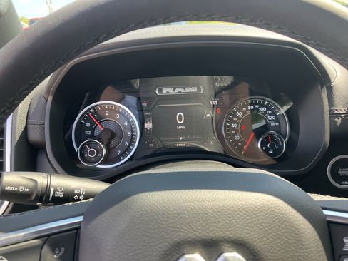 Certified 2025 RAM 1500 Big Horn AWD/4WD image 10