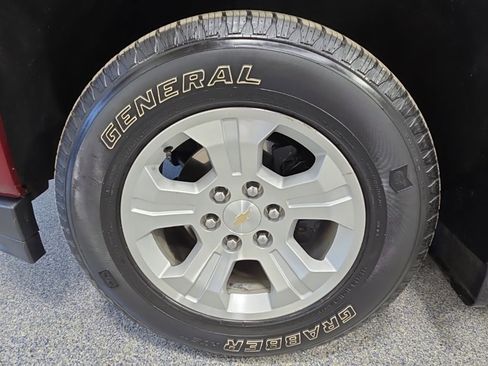 Used 2018 Chevrolet Silverado 1500 LT w/ All Star Edition image 39